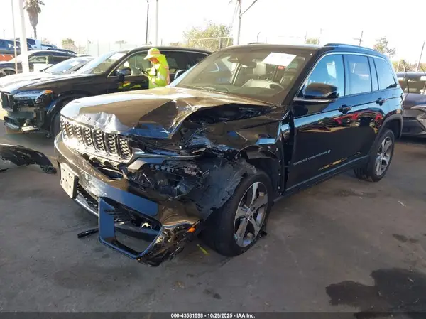 1C4RJYB61P8788691 2023 JEEP GRAND CHEROKEE - Image 2
