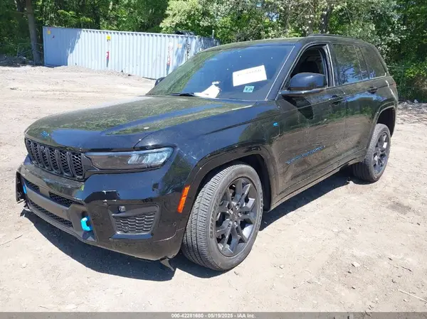 1C4RJYB61P8904648 2023 JEEP GRAND CHEROKEE - Image 2