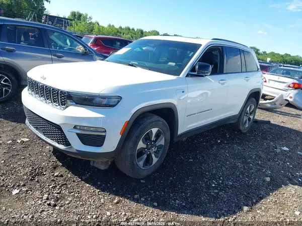 1C4RJYB61PC551812 2023 JEEP GRAND CHEROKEE - Image 2