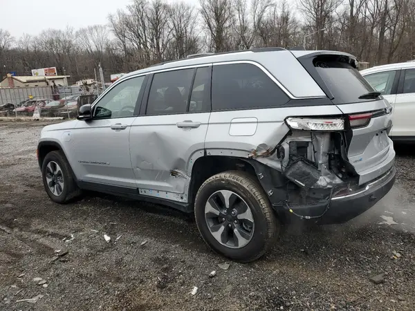 1C4RJYB61PC623446 2023 JEEP GRAND CHEROKEE - Image 2