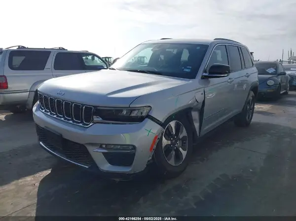 1C4RJYB61R8517052 2024 JEEP GRAND CHEROKEE - Image 2