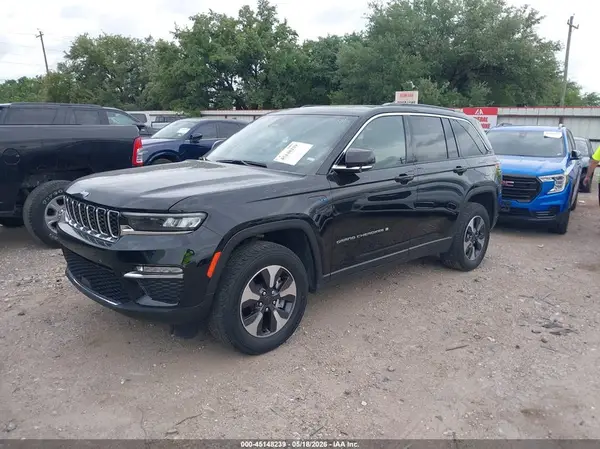 1C4RJYB61R8521246 2024 JEEP GRAND CHEROKEE - Image 2