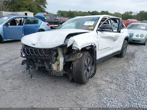 1C4RJYB61R8958924 2024 JEEP GRAND CHEROKEE - Image 2