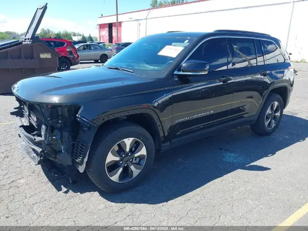 1C4RJYB61RC115349 2024 JEEP GRAND CHEROKEE - Image 2