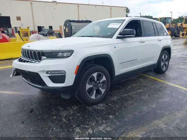 1C4RJYB61RC117263 2024 JEEP GRAND CHEROKEE - Image 2