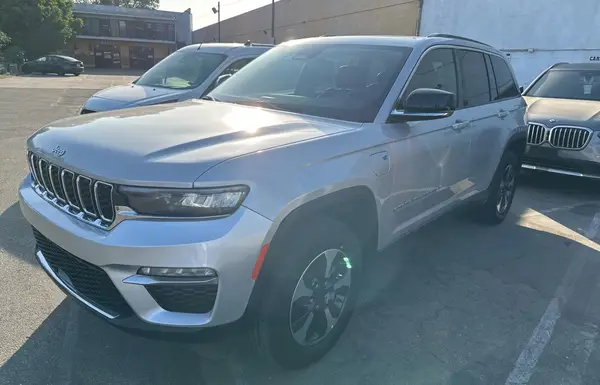 1C4RJYB61RC117425 2024 JEEP GRAND CHEROKEE - Image 2