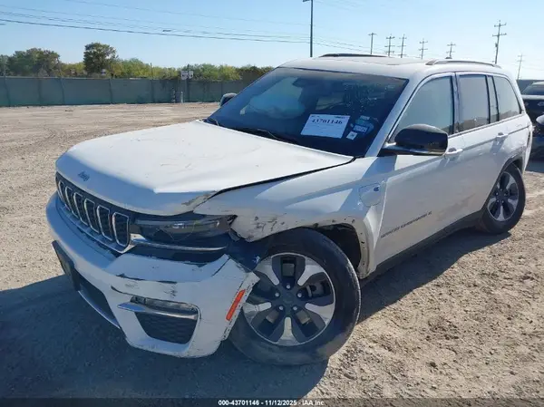 1C4RJYB61RC117750 2024 JEEP GRAND CHEROKEE - Image 2