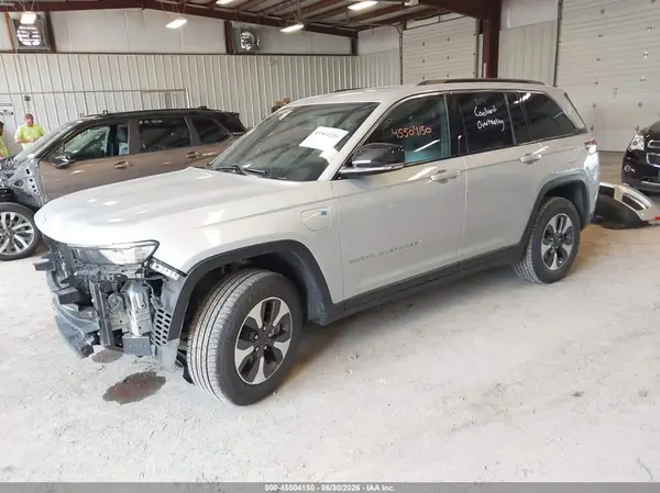 1C4RJYB61RC142602 2024 JEEP GRAND CHEROKEE - Image 2