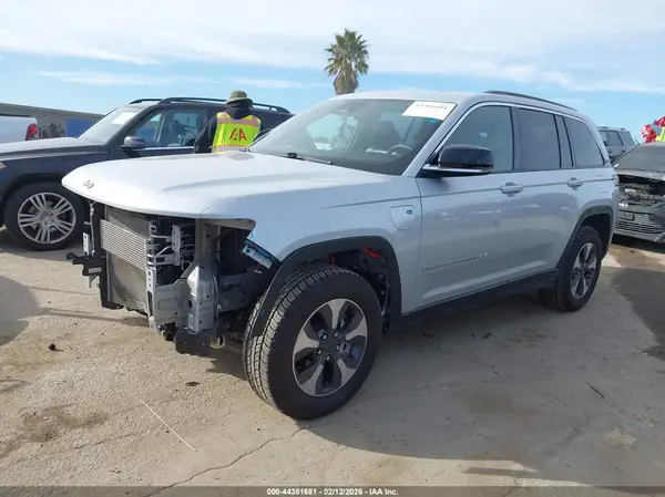 1C4RJYB61RC171498 2024 JEEP GRAND CHEROKEE - Image 2