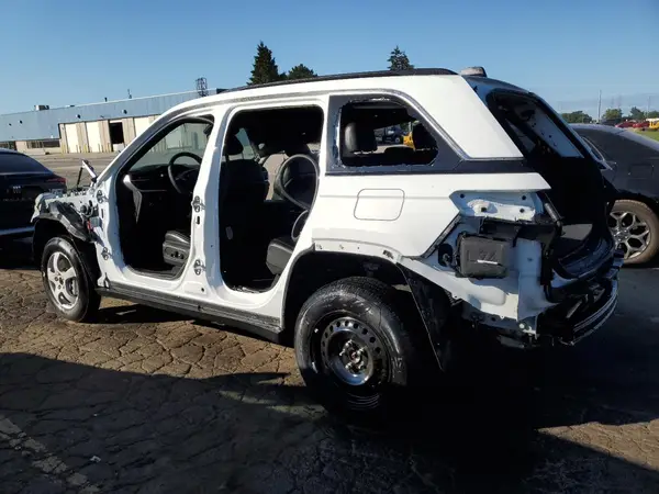 1C4RJYB61S8665921 2025 JEEP GRAND CHEROKEE - Image 2