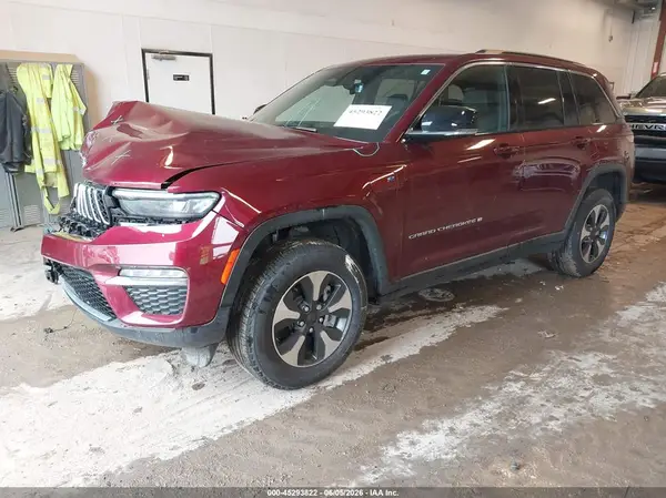 1C4RJYB61S8689409 2025 JEEP GRAND CHEROKEE - Image 2