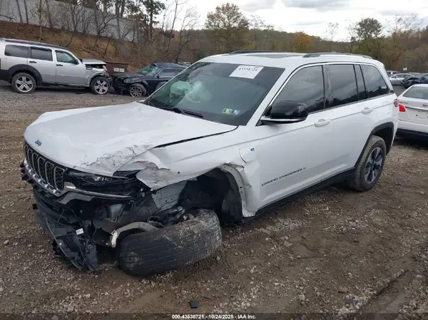 1C4RJYB62P8798114 2023 JEEP GRAND CHEROKEE - Image 2
