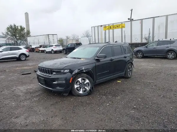 1C4RJYB62PC633967 2023 JEEP GRAND CHEROKEE - Image 2