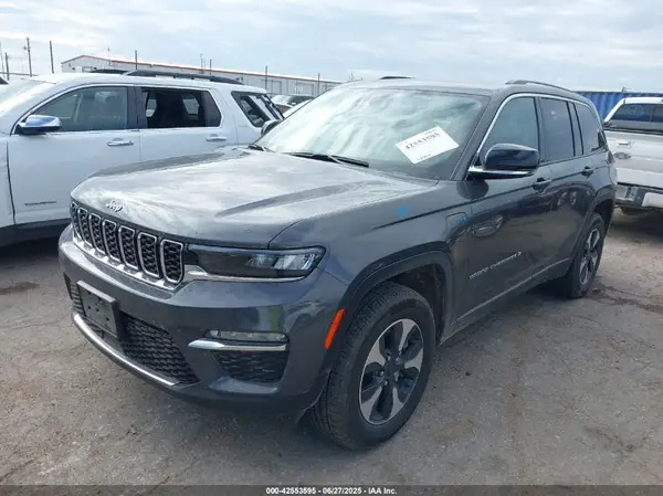 1C4RJYB62R8958365 2024 JEEP GRAND CHEROKEE - Image 2
