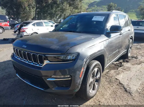 1C4RJYB62RC681746 2024 JEEP GRAND CHEROKEE - Image 2