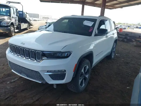 1C4RJYB62RC710467 2024 JEEP GRAND CHEROKEE - Image 2