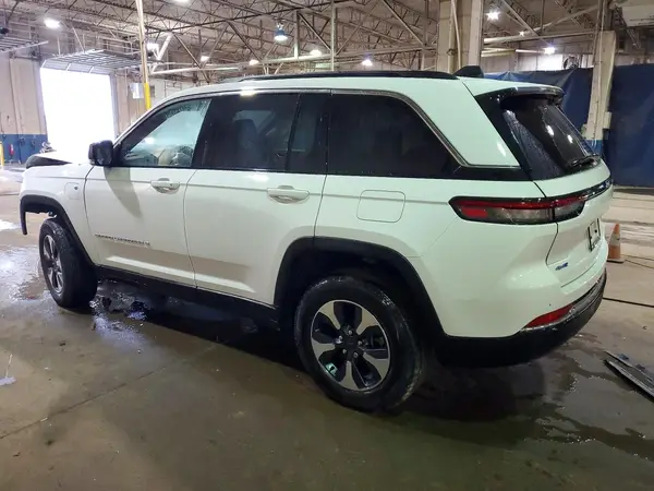 1C4RJYB62S8690391 2025 JEEP GRAND CHEROKEE - Image 2