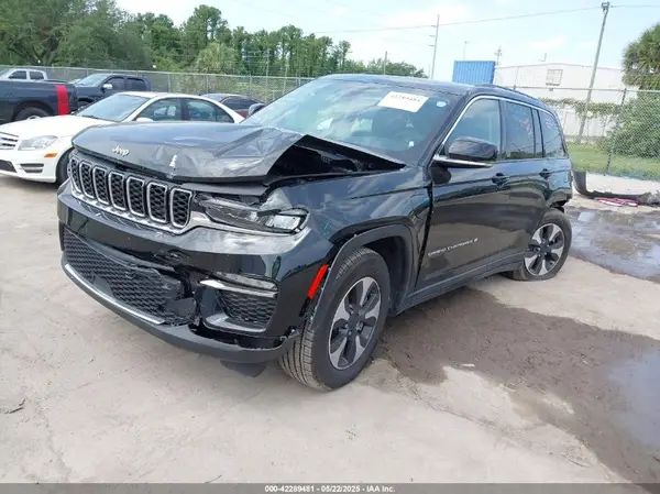 1C4RJYB63N8717876 2022 JEEP GRAND CHEROKEE - Image 2