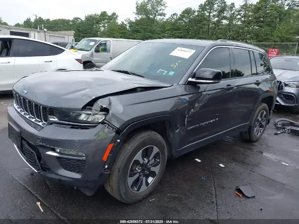 1C4RJYB63P8867926 2023 JEEP GRAND CHEROKEE - Image 2