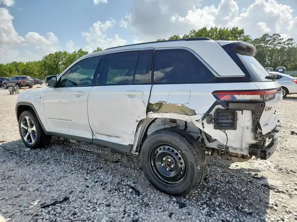 1C4RJYB63PC587579 2023 JEEP GRAND CHEROKEE - Image 2