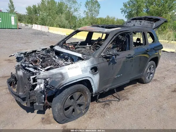 1C4RJYB63PC626011 2023 JEEP GRAND CHEROKEE - Image 2