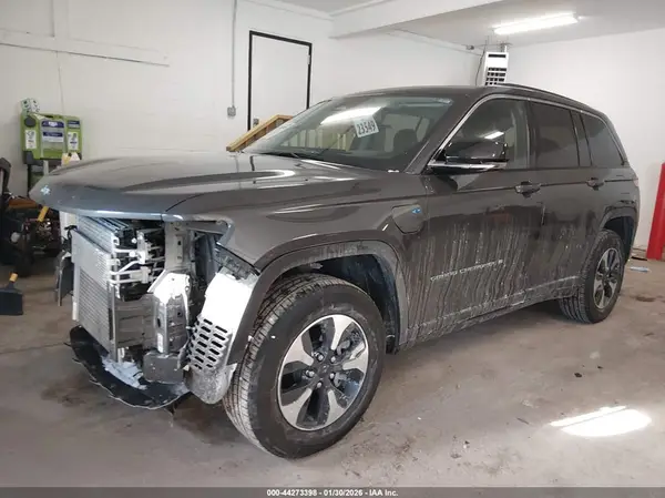 1C4RJYB63PC650065 2023 JEEP GRAND CHEROKEE - Image 2