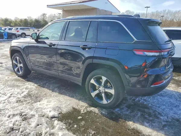 1C4RJYB63PC663687 2023 JEEP GRAND CHEROKEE - Image 2
