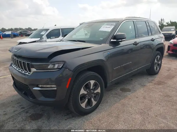 1C4RJYB63R8518526 2024 JEEP GRAND CHEROKEE - Image 2