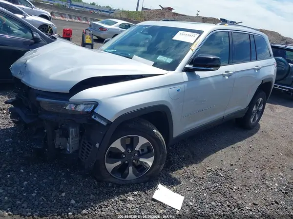 1C4RJYB63RC711059 2024 JEEP GRAND CHEROKEE - Image 2