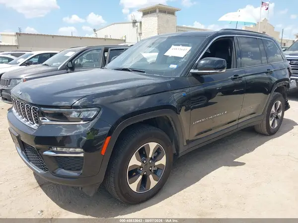 1C4RJYB63S8704041 2025 JEEP GRAND CHEROKEE - Image 2