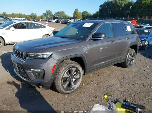 1C4RJYB64PC582715 2023 JEEP GRAND CHEROKEE - Image 2