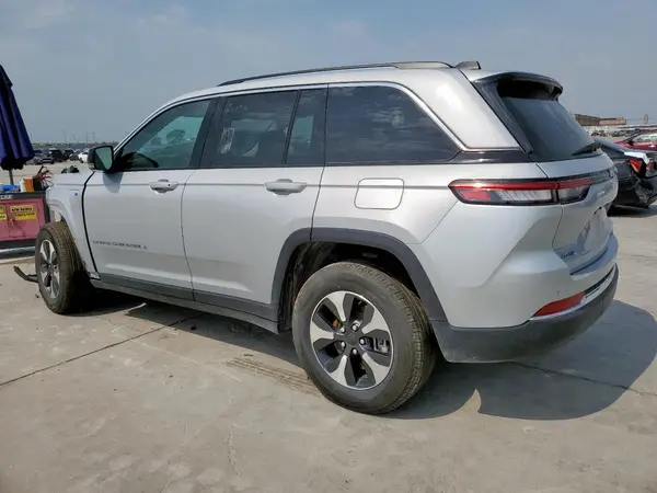 1C4RJYB64PC633663 2023 JEEP GRAND CHEROKEE - Image 2