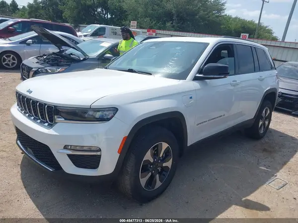 1C4RJYB64R8516249 2024 JEEP GRAND CHEROKEE - Image 2