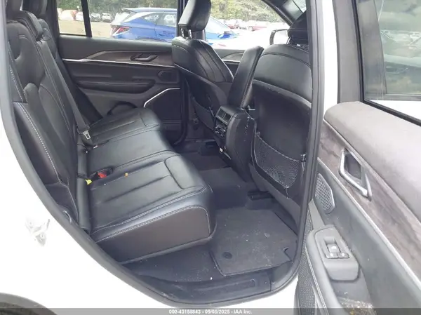 1C4RJYB64R8518390 2024 JEEP GRAND CHEROKEE - Image 8