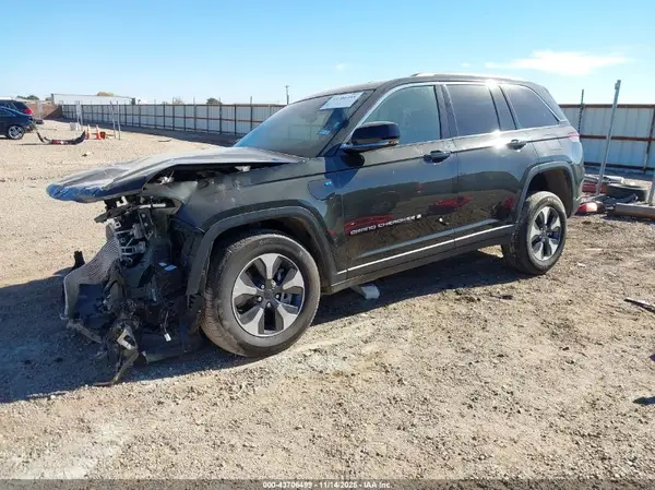 1C4RJYB64R8518776 2024 JEEP GRAND CHEROKEE - Image 2