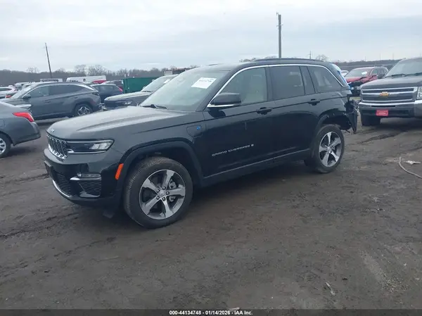 1C4RJYB64RC106807 2024 JEEP GRAND CHEROKEE - Image 2
