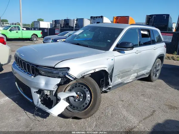 1C4RJYB64RC116933 2024 JEEP GRAND CHEROKEE - Image 2