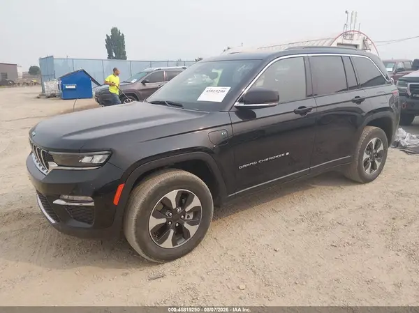 1C4RJYB64RC117919 2024 JEEP GRAND CHEROKEE - Image 2
