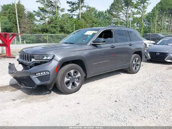 1C4RJYB64RC125423 2024 JEEP GRAND CHEROKEE - Image 2