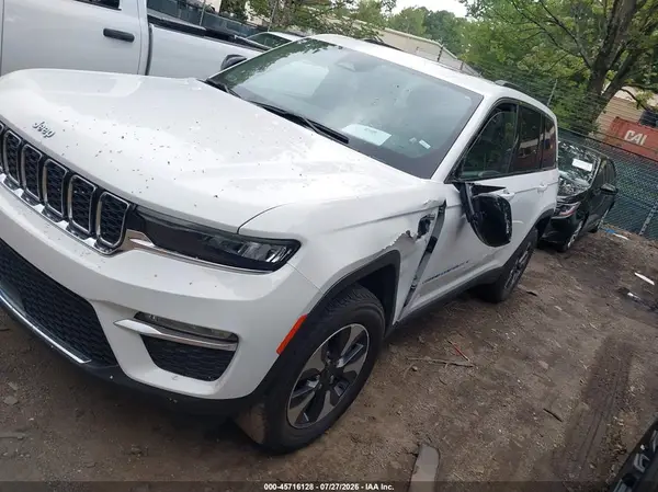 1C4RJYB64RC129827 2024 JEEP GRAND CHEROKEE - Image 2