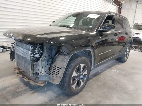1C4RJYB64RC133523 2024 JEEP GRAND CHEROKEE - Image 2