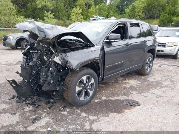 1C4RJYB64RC171527 2024 JEEP GRAND CHEROKEE - Image 2