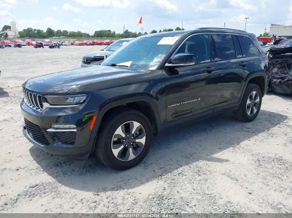 1C4RJYB64RC720773 2024 JEEP GRAND CHEROKEE - Image 2