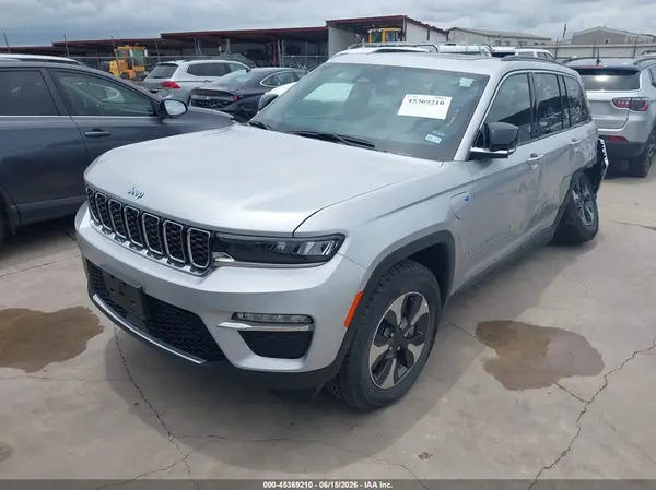1C4RJYB64S8704226 2025 JEEP GRAND CHEROKEE - Image 2