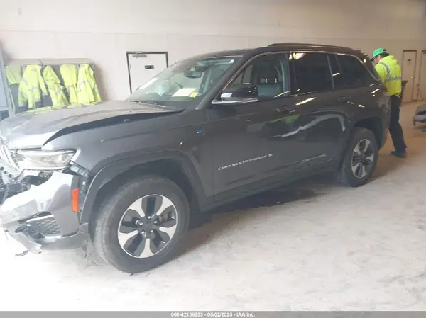 1C4RJYB65N8717748 2022 JEEP GRAND CHEROKEE - Image 2