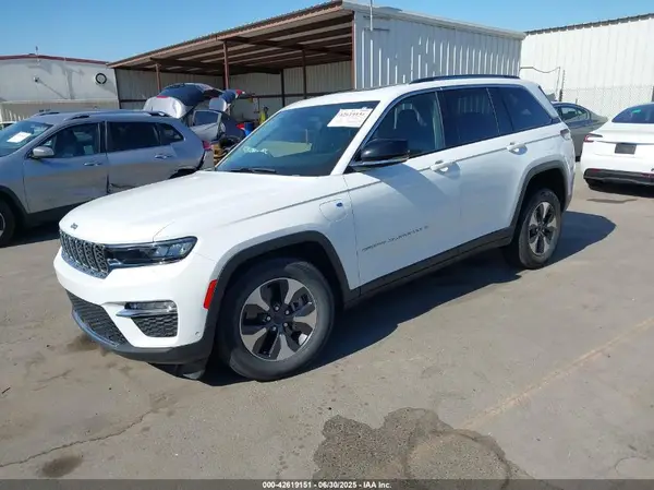 1C4RJYB65N8756033 2022 JEEP GRAND CHEROKEE - Image 2