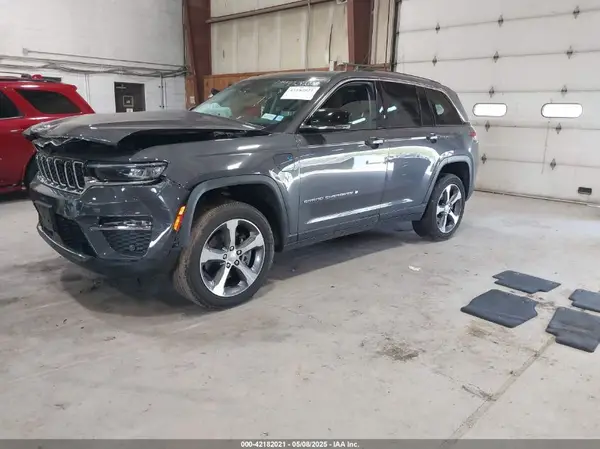 1C4RJYB65N8758560 2022 JEEP GRAND CHEROKEE - Image 2