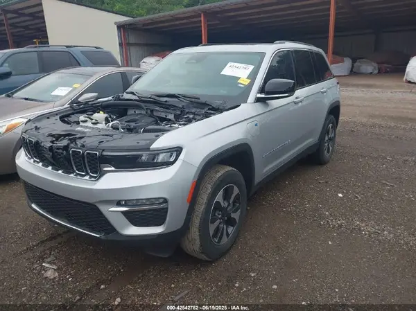 1C4RJYB65N8759353 2022 JEEP GRAND CHEROKEE - Image 2
