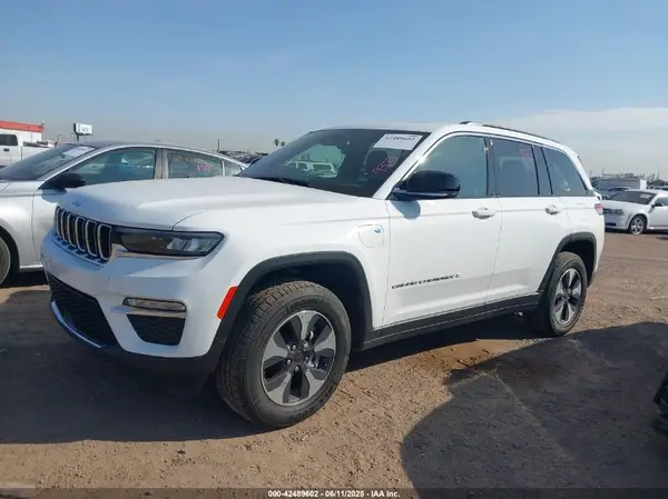 1C4RJYB65R8521377 2024 JEEP GRAND CHEROKEE - Image 2