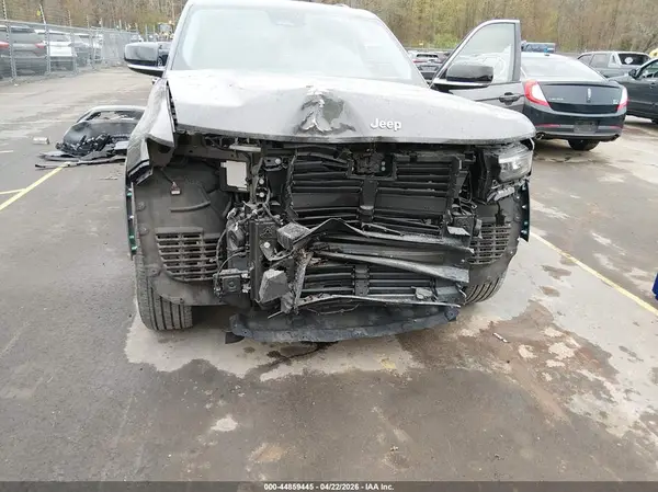 2024 JEEP GRAND CHEROKEE auction photo 6